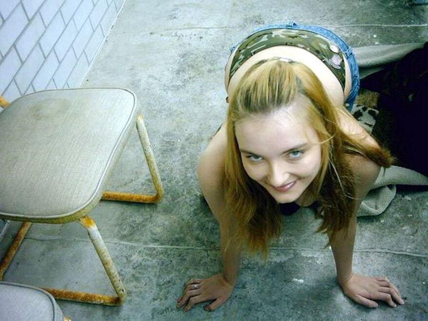 nikki camo string bikini under jeans_074