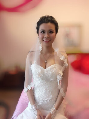 Nubile Chinese Bride Nude Pics LEAKED – 18 pics