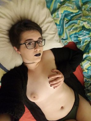 photo amateur I'm just gonna relax today... have some tiddy [F]