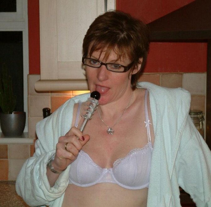 Sandra_Milf_from_UK_expsoed_sandra_128_ [1600x1200] nude