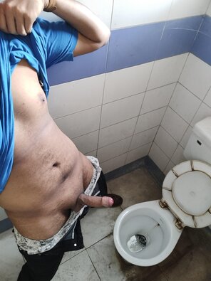 amateur photo 22[M4F]- got too horny in college