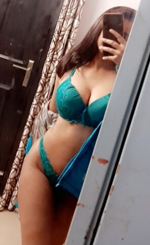 amateur photo Body small but curvy