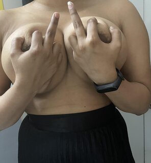 zdjęcie amatorskie F (23) Are my boobs to big to hold# 😔