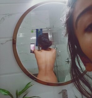 photo amateur S1 Ep3# So my bf saw the posts and said that i need to turn my back on y#all## i think he means this# What would you have done#