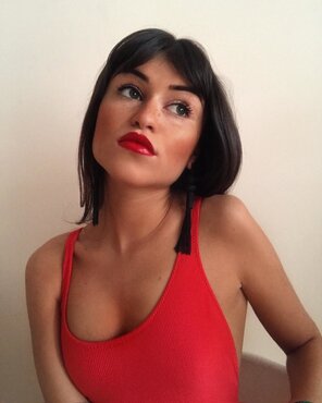 foto amateur In red