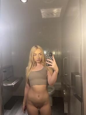 amateur pic teen-had-to-show-off-in-the-bathroom-real-quick-cmIjHb