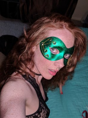 photo amateur Green mask