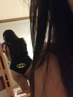 zdjęcie amatorskie The man of steel was appreciated the other day. Now [f]ollow the Bat-Signal