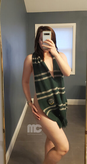 foto amateur Waiting [F]or someone to Slytherin here ðŸ˜‰