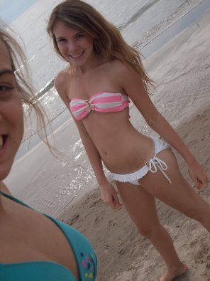 foto amadora Selfie with friend at the beach