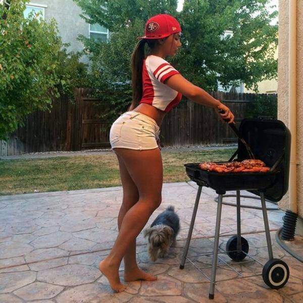 That ass and she cooks!?!