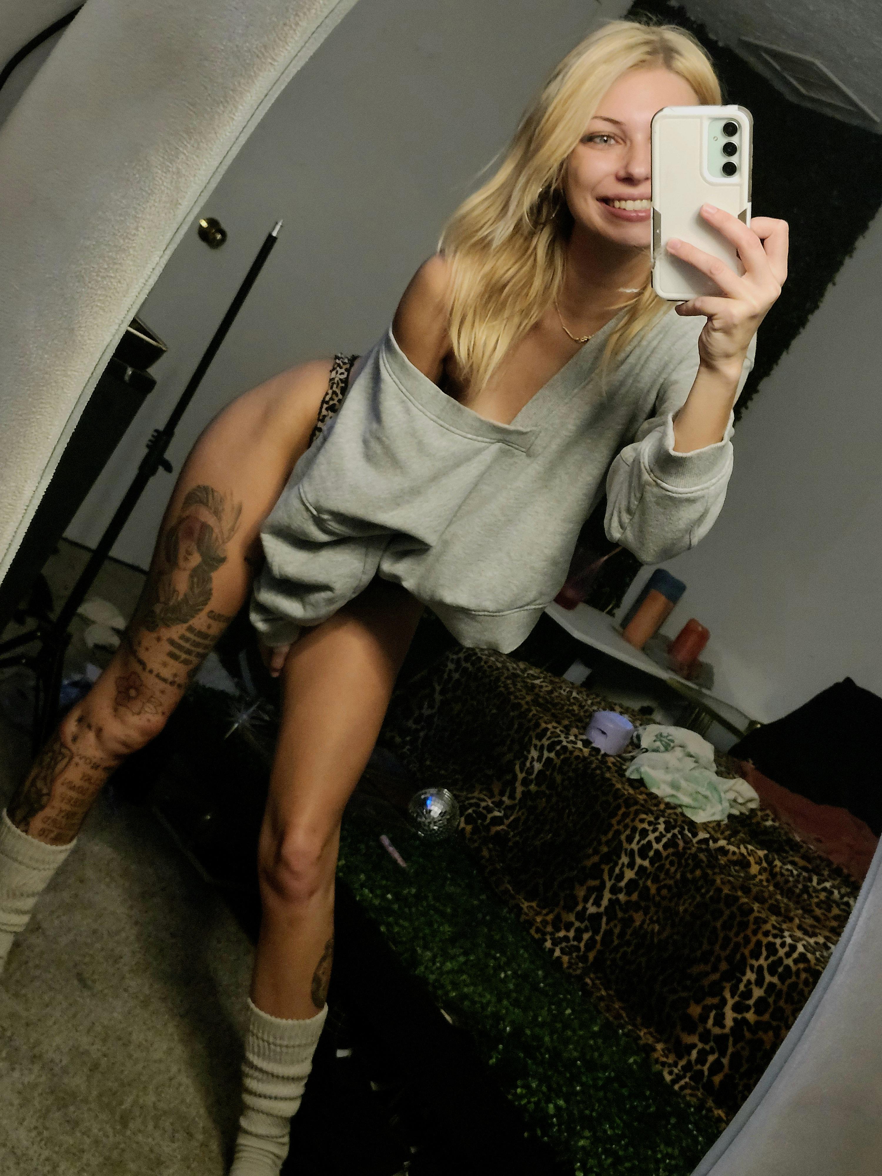 amateur photo Slouchy knee highs are sexy af