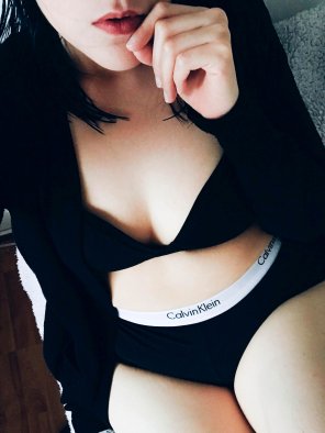 photo amateur Best thing of this weather is I can stay like this all night. [f]