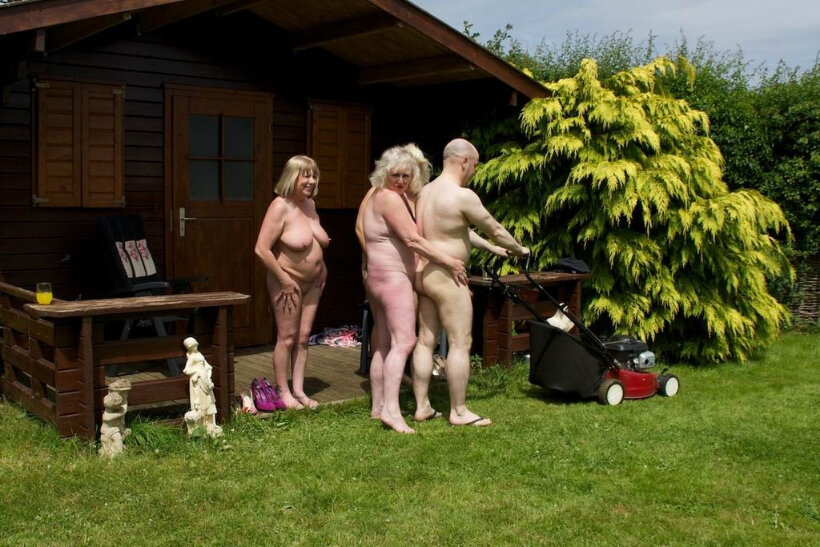 Horny mature grannies outdoor sex orgy