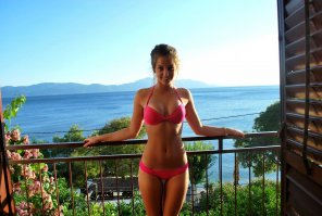 amateur pic Posing on the balcony with a spectacular view