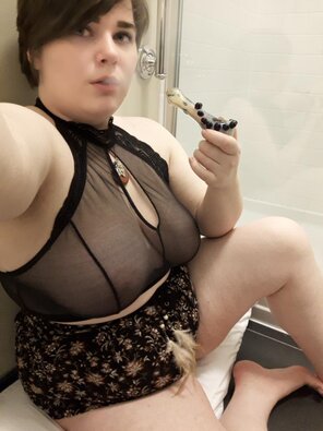 amateur photo [F] Smokin in the girls' room