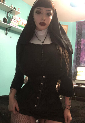zdjęcie amatorskie I'm the one who greets you when you drop your son off at catholic school