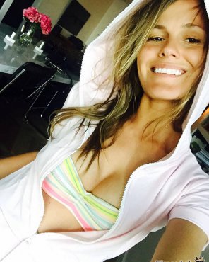 Nikki Anderson - PictureGorgeous smile