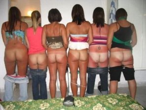 photo amateur Chunky butts with tanlines