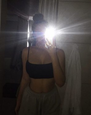 amateur pic Crop Top and Sweat Pants