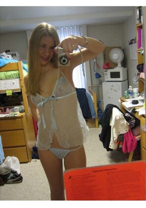 Selfie Girls (108 Nude Photos) (90)