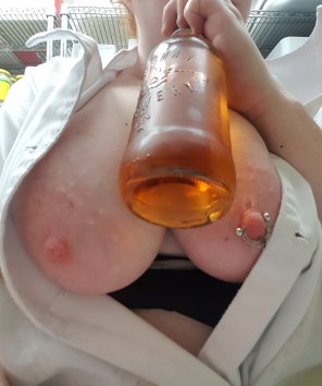foto amadora Sneaking a beer in dry storage like the bad girl that I am! [f]