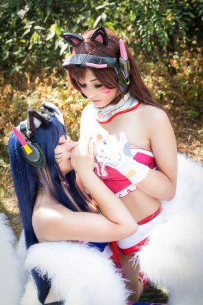 foto amatoriale Ahri and D.Va Dirty Games