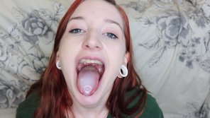 foto amadora [self] redhead with cumshot in mouth