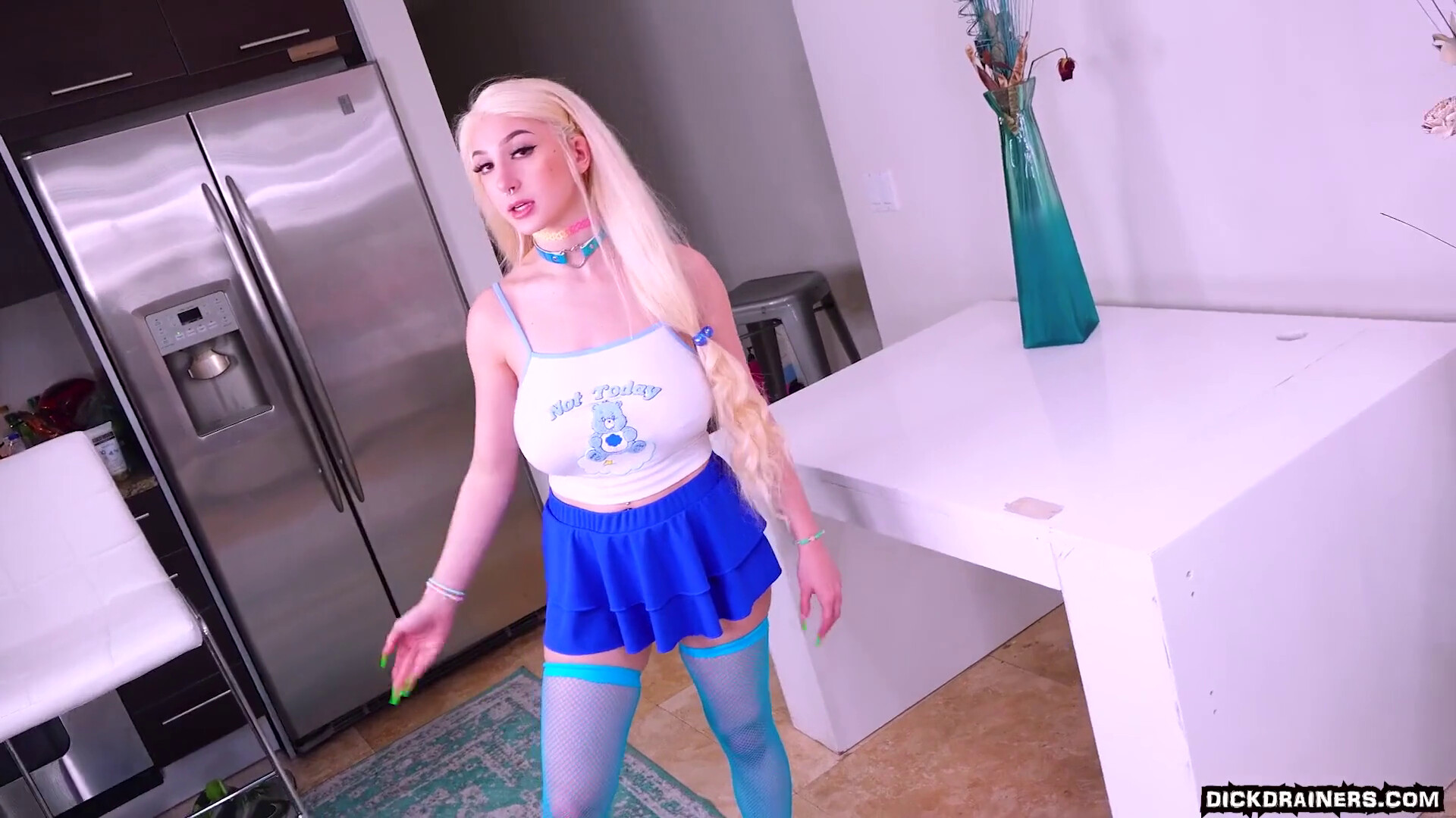 amateur photo skylar-vox-Big Titties Need To Be At Every Party - DickDrainers_1080p.mp4_20240824171036_0005