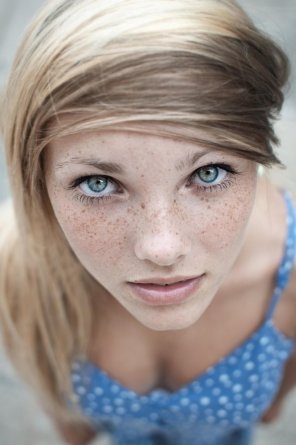 foto amadora Face Hair Eyebrow Blond Hairstyle Skin 