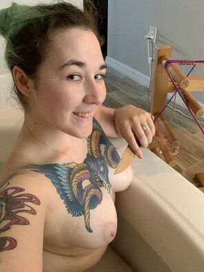 amateur pic Having a little soak while I weave. Cause why not?