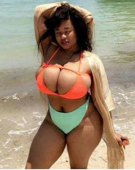 467px x 588px - Kim Manana putting her bikini to the test Porn Pic - EPORNER