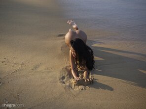 amateur pic hiromi-crazy-sexy-beach-shoot-01-14000px