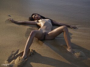 amateur photo hiromi-crazy-sexy-beach-shoot-25-14000px