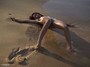 foto amatoriale hiromi-crazy-sexy-beach-shoot-28-14000px