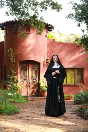 foto amadora polo_7474 - SweetheartVideo Charlotte Stokely - Confessions Of A Sinful Nun - 00061-006