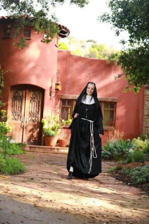 amateurfoto polo_7474 - SweetheartVideo Charlotte Stokely - Confessions Of A Sinful Nun - 00181-018