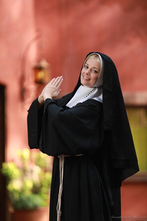 photo amateur polo_7474 - SweetheartVideo Charlotte Stokely - Confessions Of A Sinful Nun - 00291-029