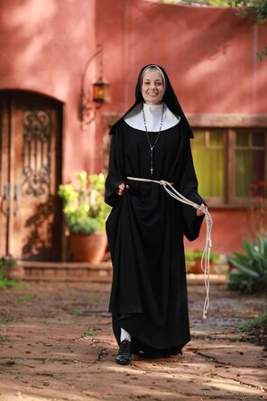 photo amateur polo_7474 - SweetheartVideo Charlotte Stokely - Confessions Of A Sinful Nun - 00451-045