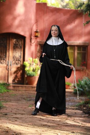 foto amatoriale polo_7474 - SweetheartVideo Charlotte Stokely - Confessions Of A Sinful Nun - 00481-048