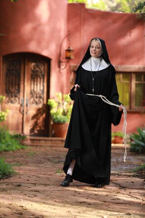 foto amatoriale polo_7474 - SweetheartVideo Charlotte Stokely - Confessions Of A Sinful Nun - 00491-049