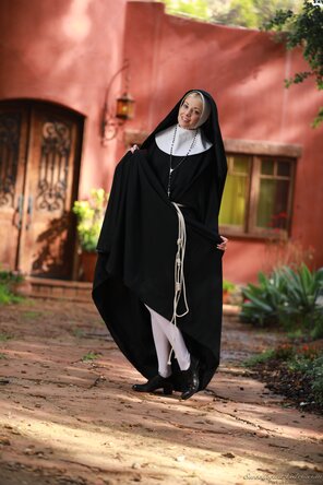 amateur-Foto polo_7474 - SweetheartVideo Charlotte Stokely - Confessions Of A Sinful Nun - 00591-059