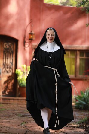 アマチュア写真 polo_7474 - SweetheartVideo Charlotte Stokely - Confessions Of A Sinful Nun - 00641-064
