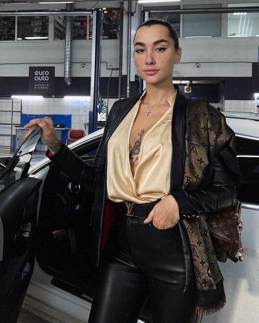 12494785828709410631364023916855527408627648n