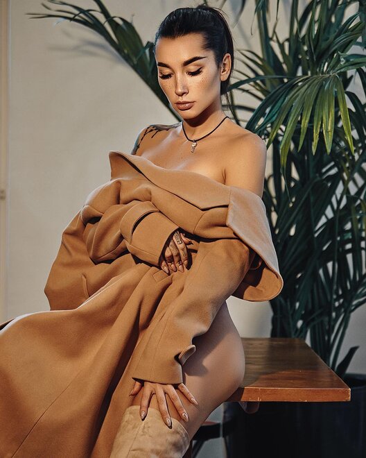 429240409949643806881825867154579300876224n