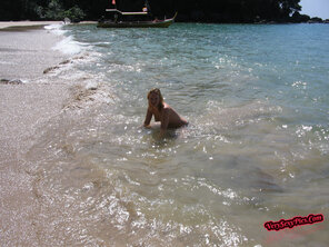 foto amadora Nude Amateur Photos - Danish Babe On The Beach5