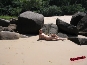 zdjęcie amatorskie Nude Amateur Photos - Danish Babe On The Beach15