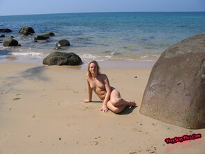 foto amatoriale Nude Amateur Photos - Danish Babe On The Beach22