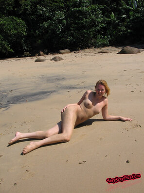 amateur pic Nude Amateur Photos - Danish Babe On The Beach34
