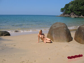 photo amateur Nude Amateur Photos - Danish Babe On The Beach46